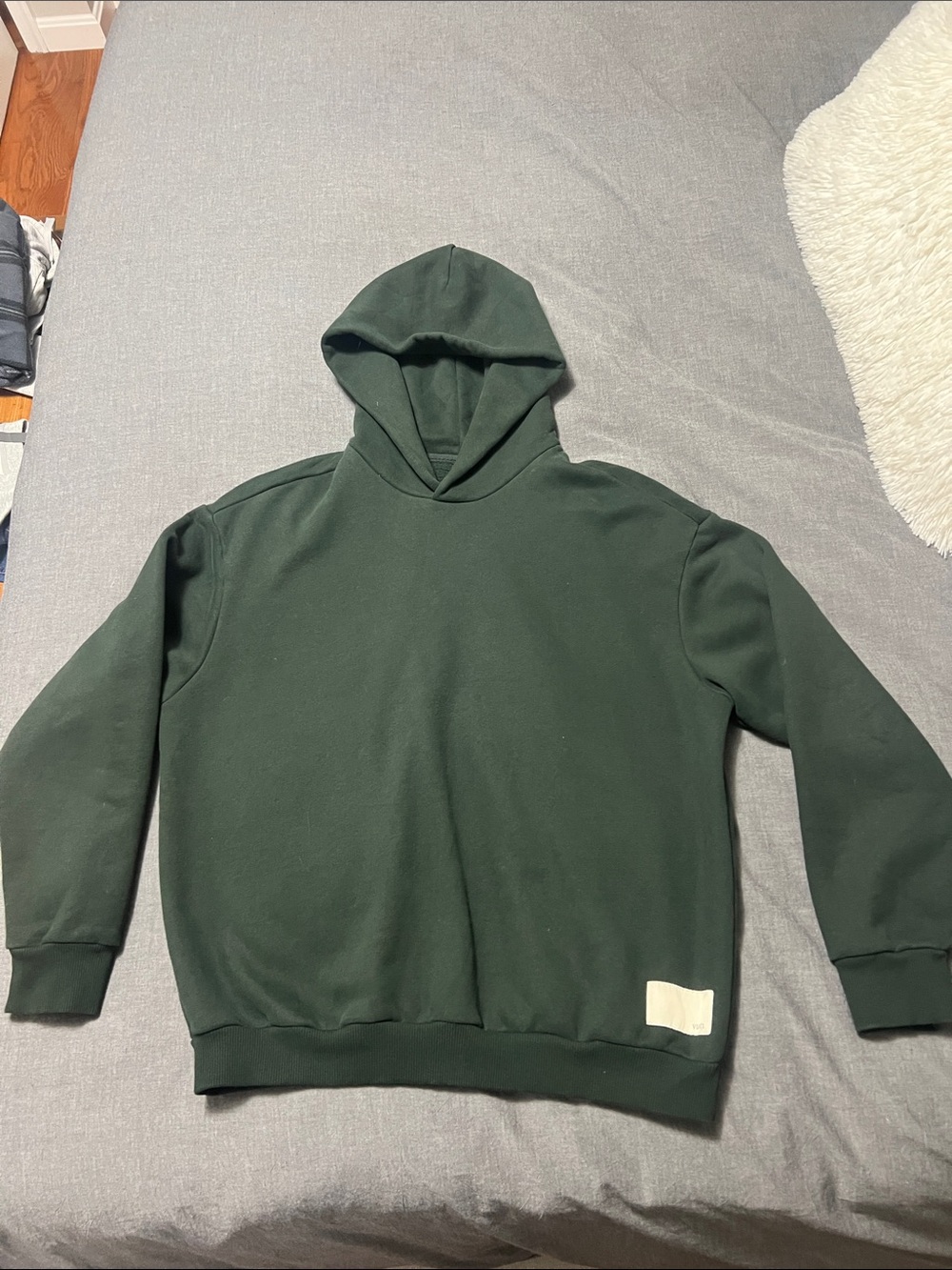 Vuori Forest Green Hooded Sweatshirt.  Like new condition!